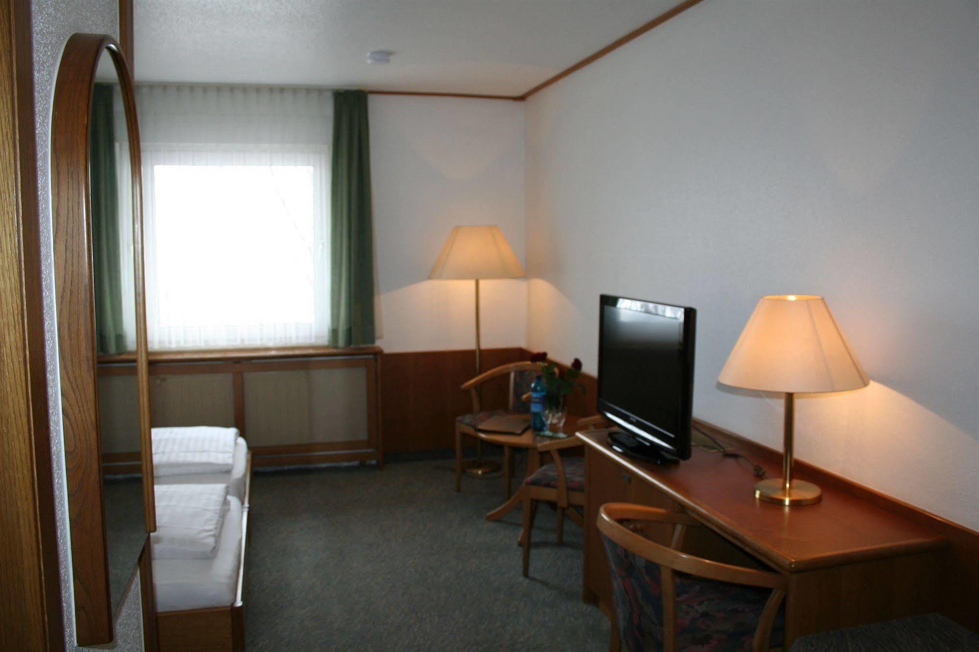 Hotel Shawi Erzhausen Exterior photo